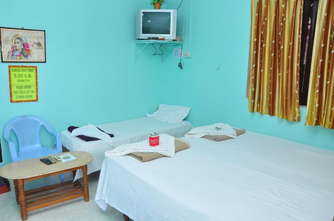 Ranjana Guesthouse Hampi Bagian luar foto