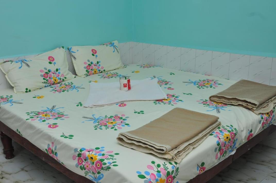 Ranjana Guesthouse Hampi Bagian luar foto