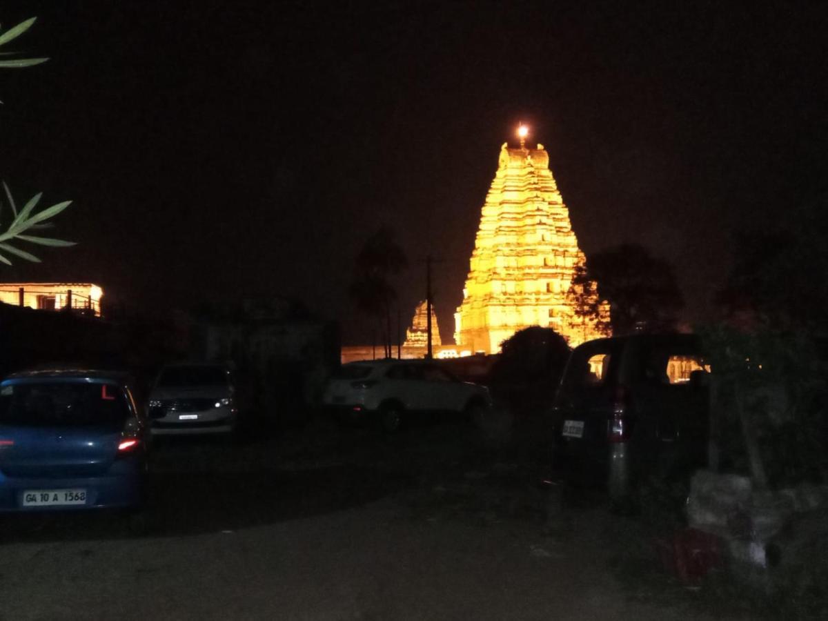 Ranjana Guesthouse Hampi Bagian luar foto