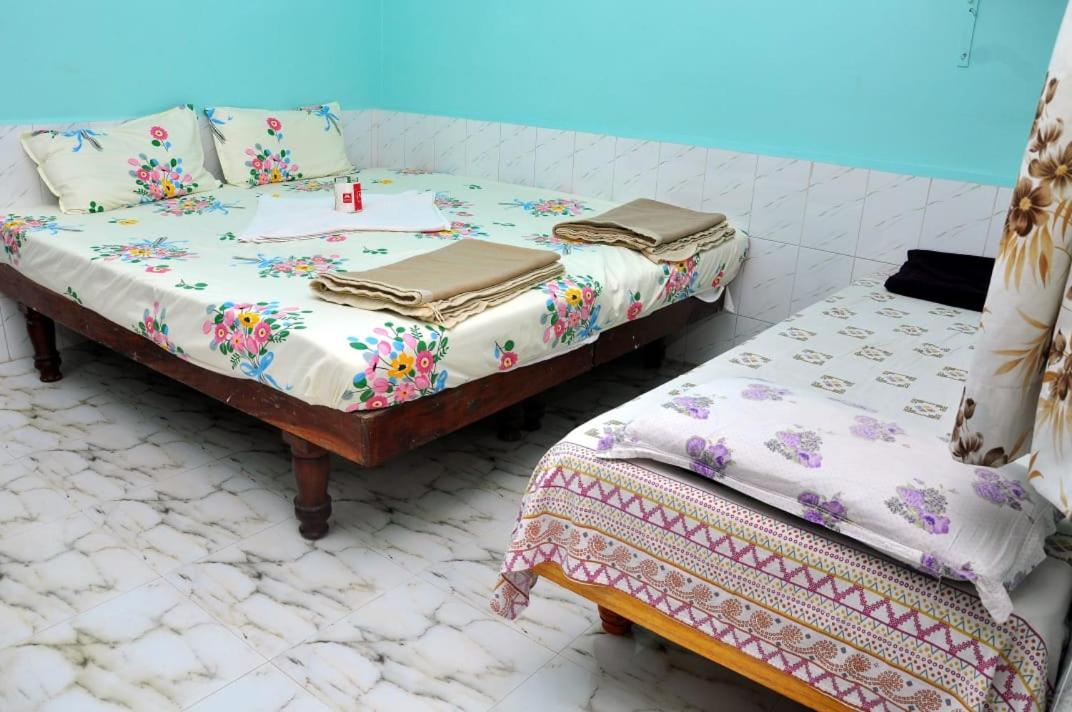 Ranjana Guesthouse Hampi Bagian luar foto