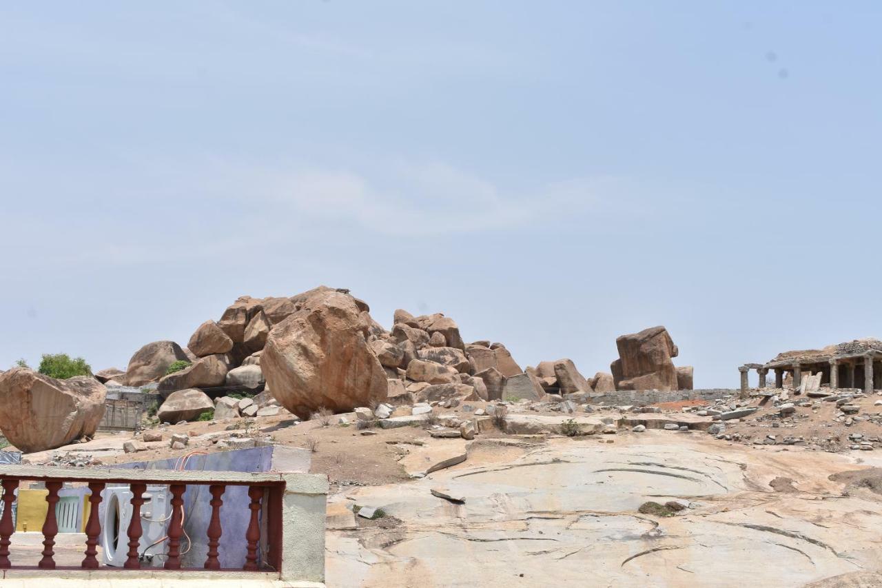 Ranjana Guesthouse Hampi Bagian luar foto